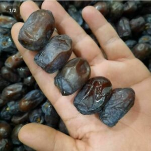 خرما خشکین سیاه دار (1)